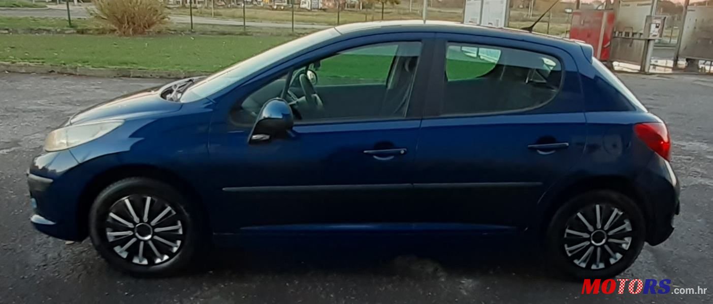 2006' Peugeot 207 1,6 Hdi photo #2