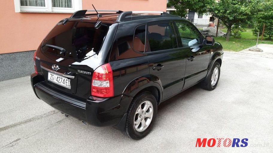 2010' Hyundai Tucson photo #3