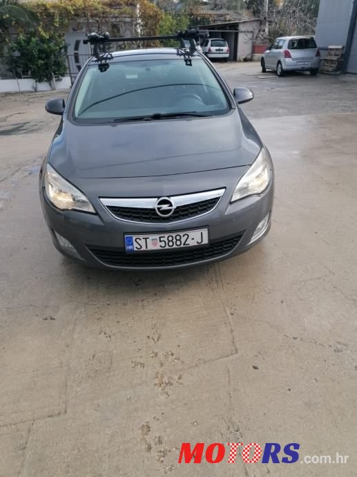 2011' Opel Astra 1,7 Cdti photo #1