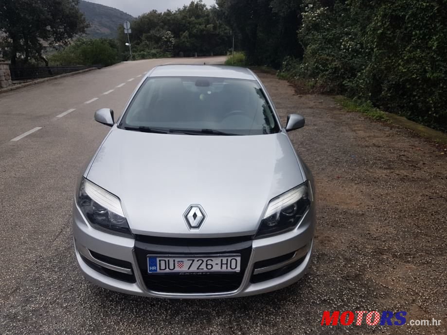 2014' Renault Laguna photo #1