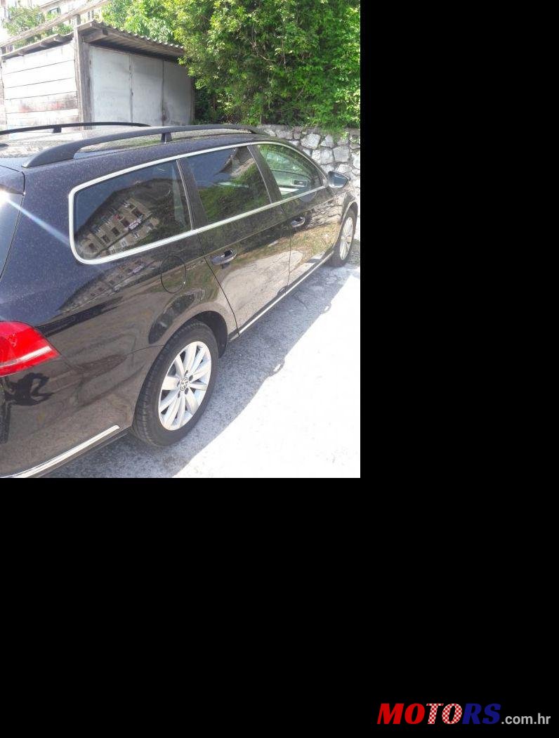 2011' Volkswagen Passat Variant photo #1