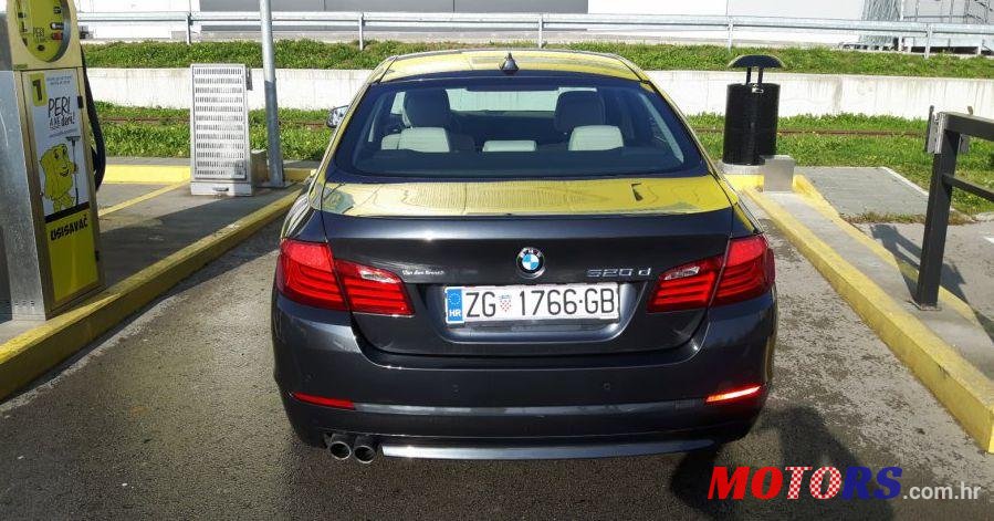 2013' BMW Serija 5 520D photo #5