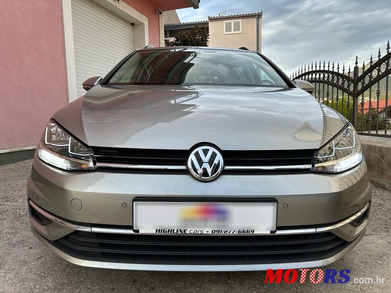 2020' Volkswagen Golf VII 1.6 Tdi photo #3