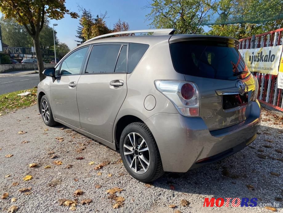 2015' Toyota Verso 1.6 D photo #4