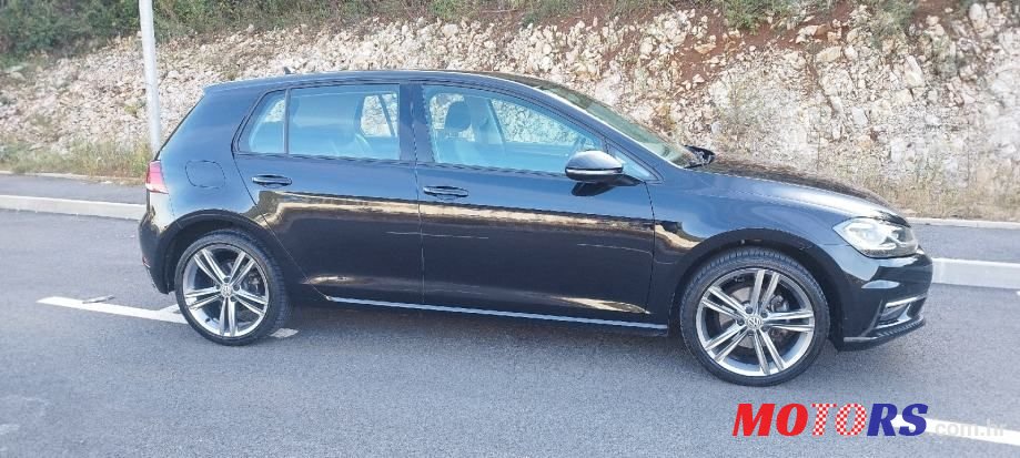 2017' Volkswagen Golf VII Tsi photo #1