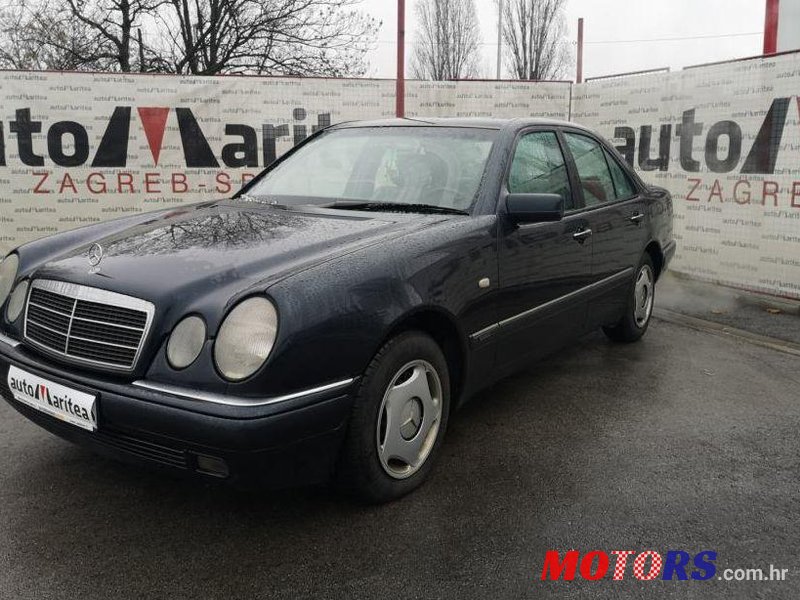 1999' Mercedes-Benz E-Klasa 220 photo #1