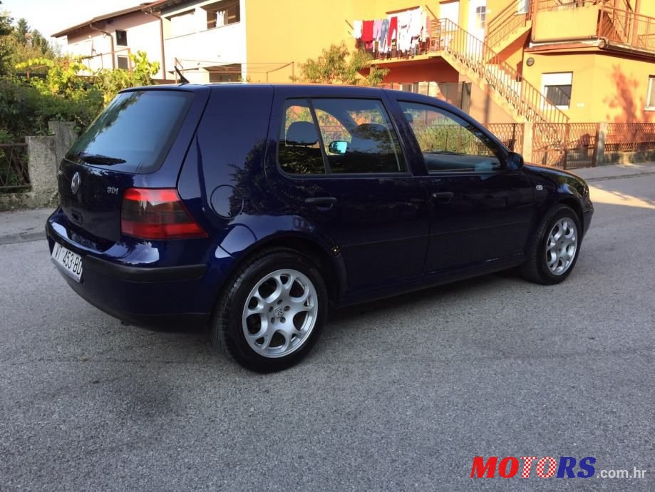 2002' Volkswagen Golf 4 photo #3