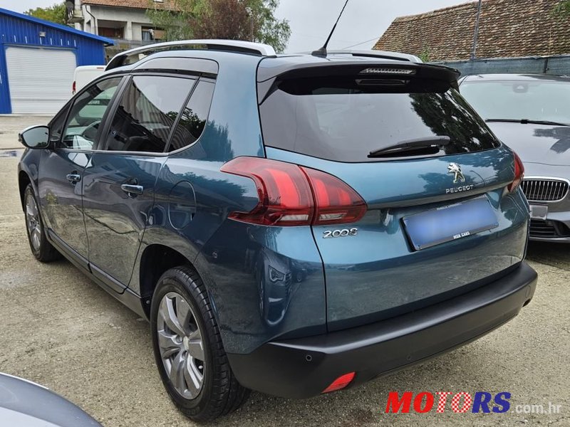 2019' Peugeot 2008 photo #5