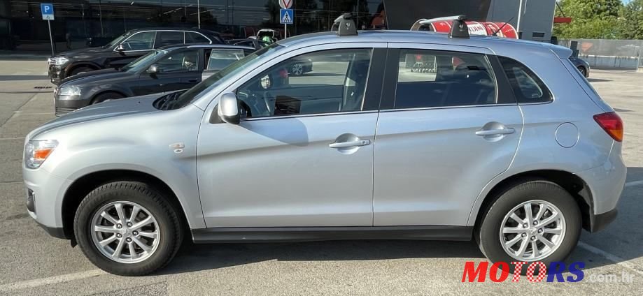 2014' Mitsubishi ASX photo #5