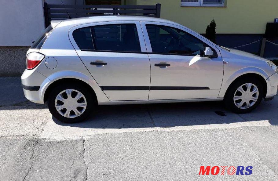 2005' Opel Astra 1,4 photo #1
