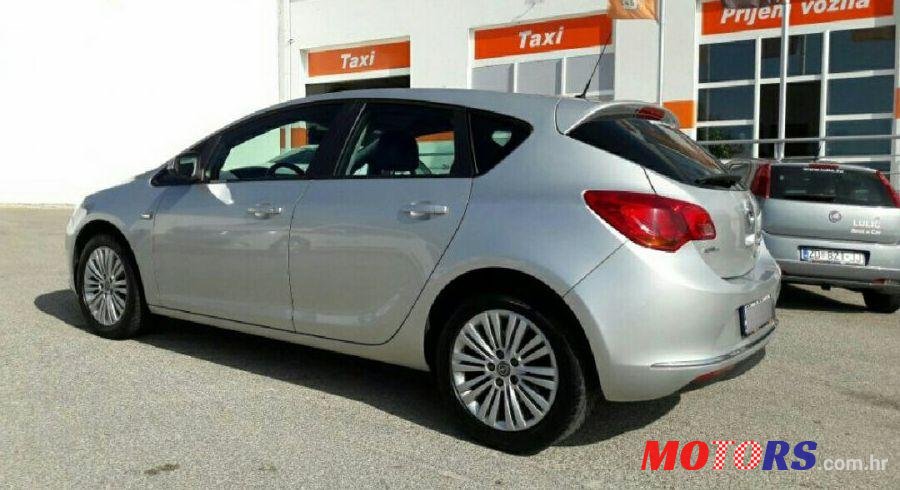 2013' Opel Astra 1,7 Cdti Classic photo #1