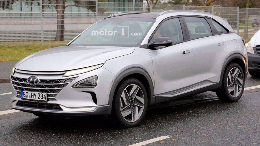 Hyundai hydrogen fuel-cell SUV spied nearly naked