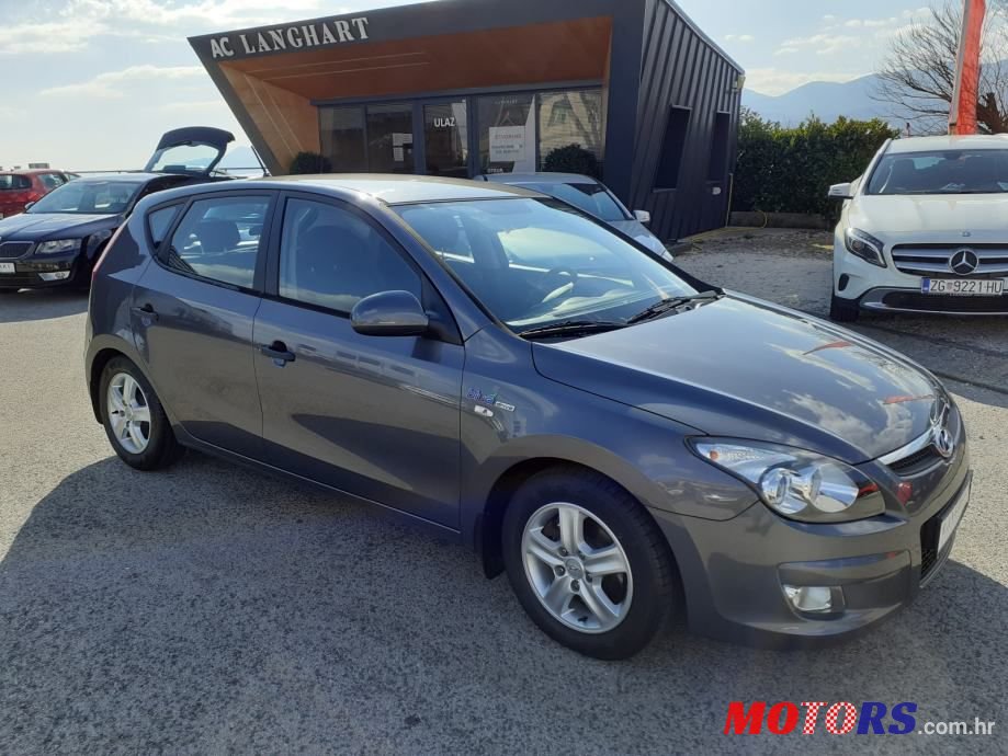 2010' Hyundai i30 1,6 Crdi photo #1