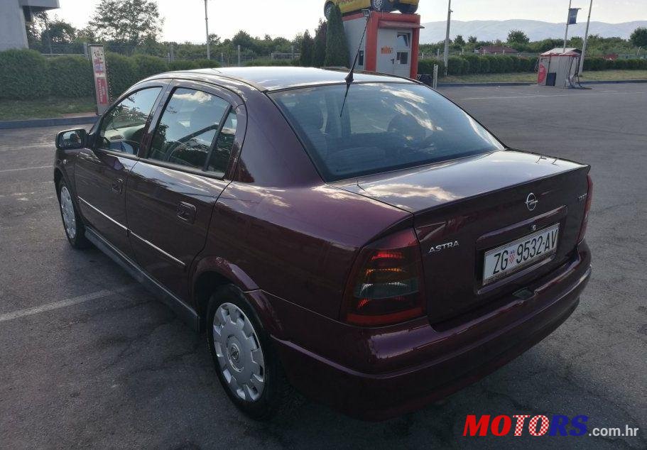 2004' Opel Astra 1.7 Dti photo #1
