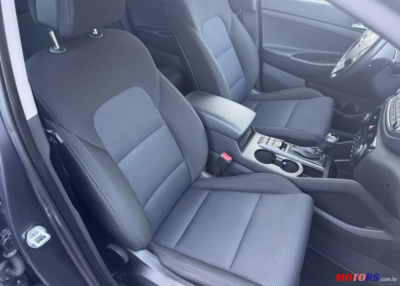 2017' Hyundai Tucson 1.7 Crdi photo #6