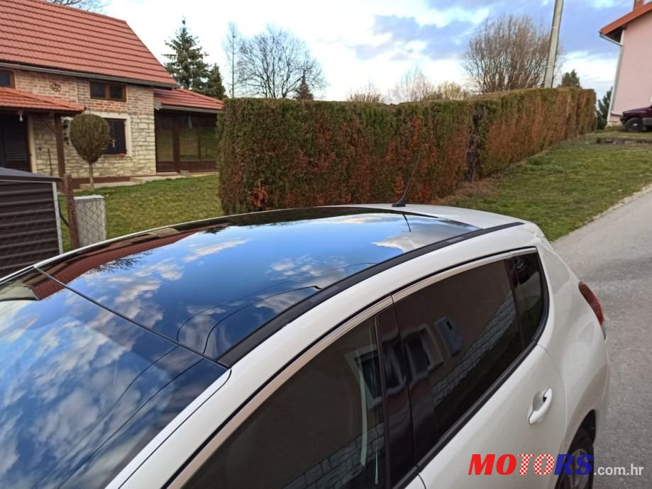 2015' Peugeot 3008 1.2 E-Thp photo #3