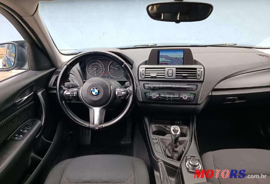 2013' BMW Serija 1 118D photo #5