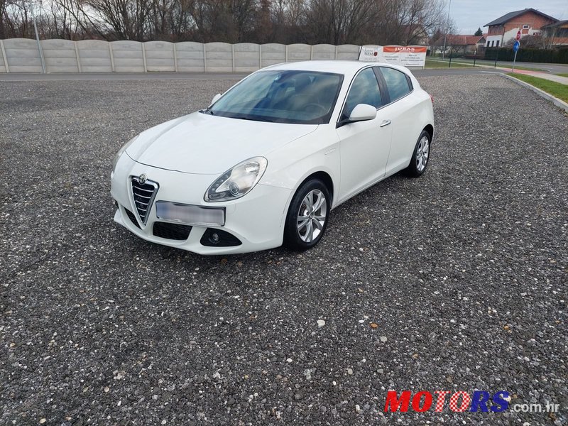 2011' Alfa Romeo Giulietta 2,0 photo #6