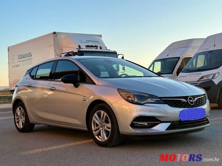 2020' Opel Astra 1,2 Turbo photo #1
