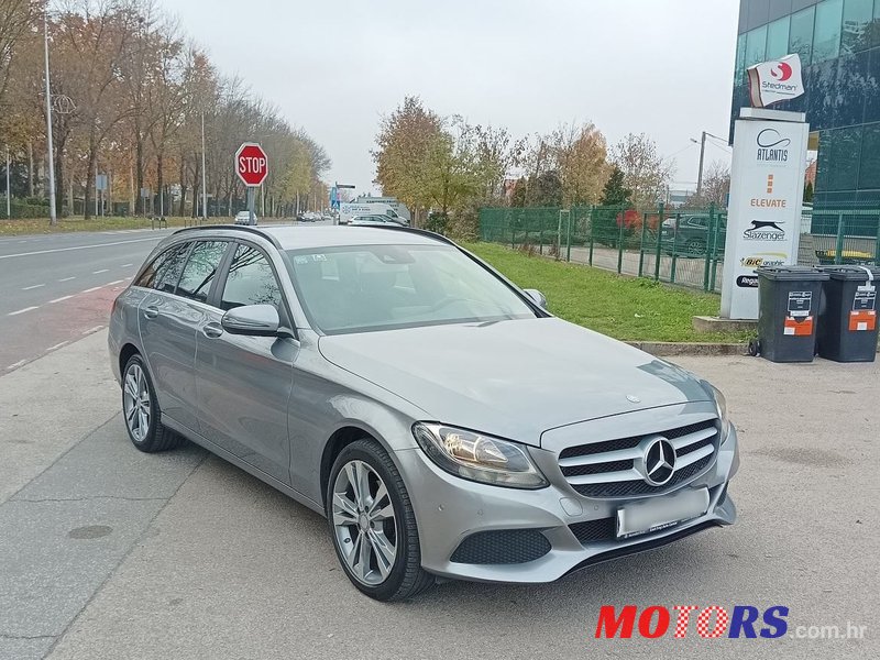 2016' Mercedes-Benz C-Klasa 220 D 4Matic T photo #2