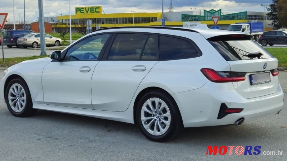 2021' BMW Serija 3 318D Touring photo #2