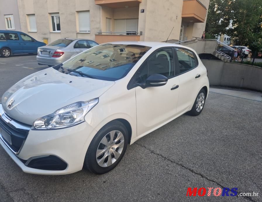2017' Peugeot 208 1,2 Puretech photo #2