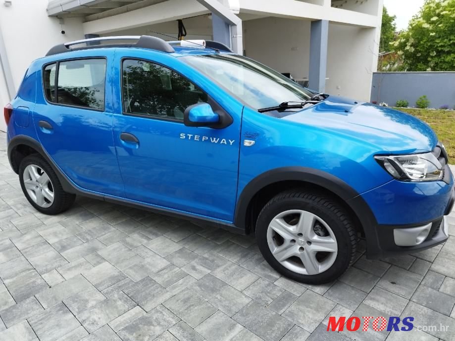 2014' Dacia Sandero Prestige photo #3