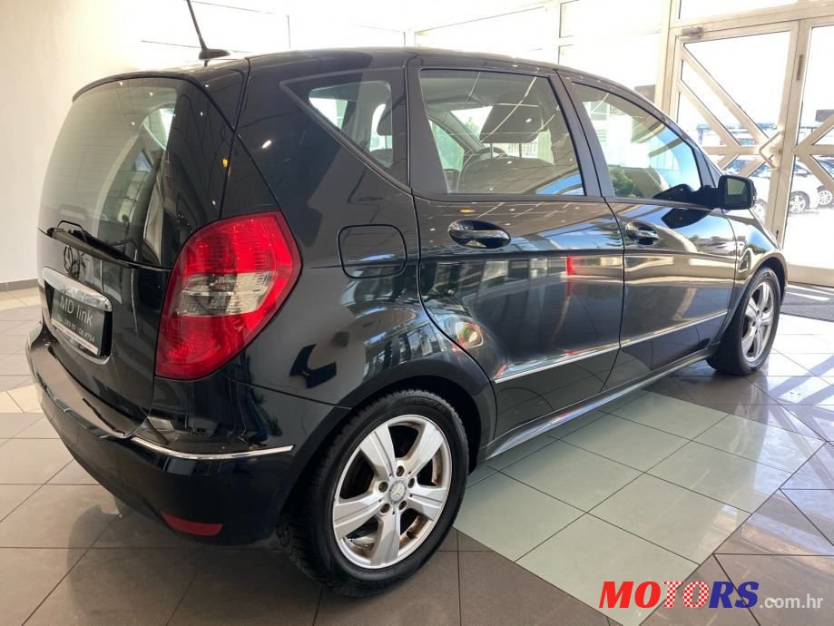 2011' Mercedes-Benz A-Klasa photo #3