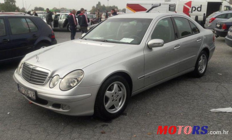 2004' Mercedes-Benz E-Klasa photo #1