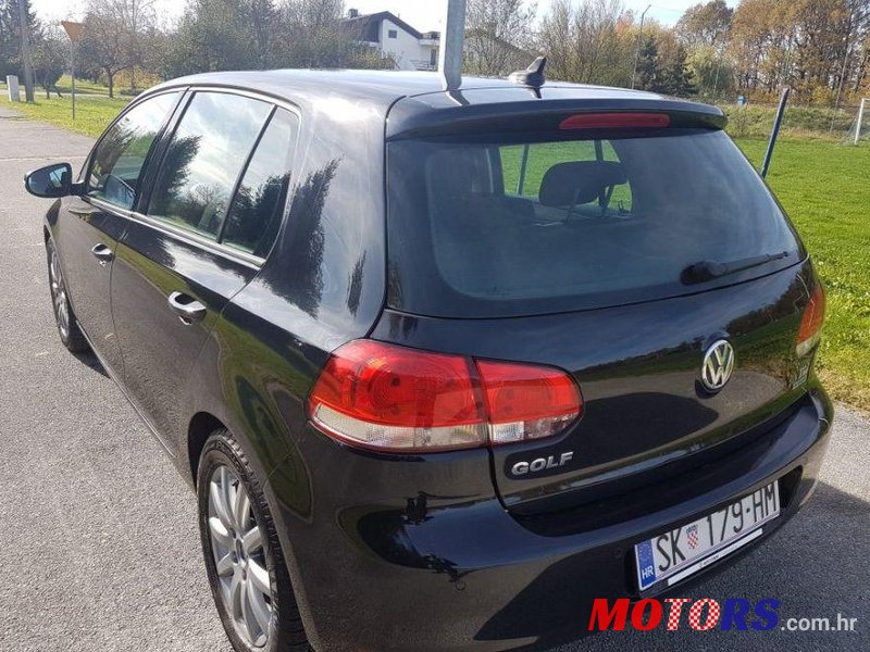 2010' Volkswagen Golf VI 1,6 Tdi photo #2