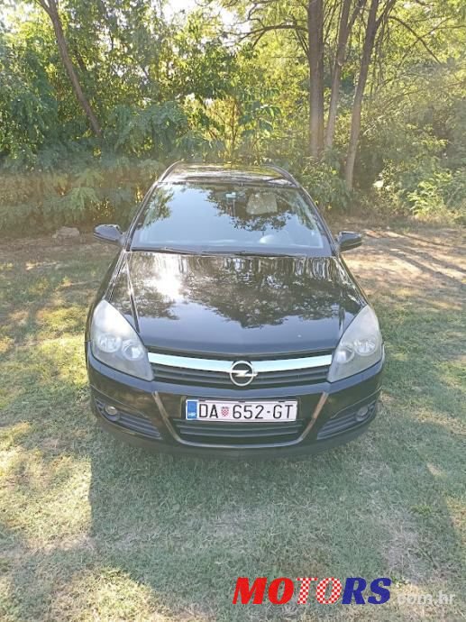 2006' Opel Astra Karavan photo #1