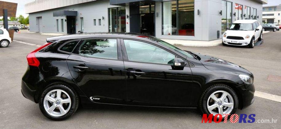 2016' Volvo V40 D2 photo #1