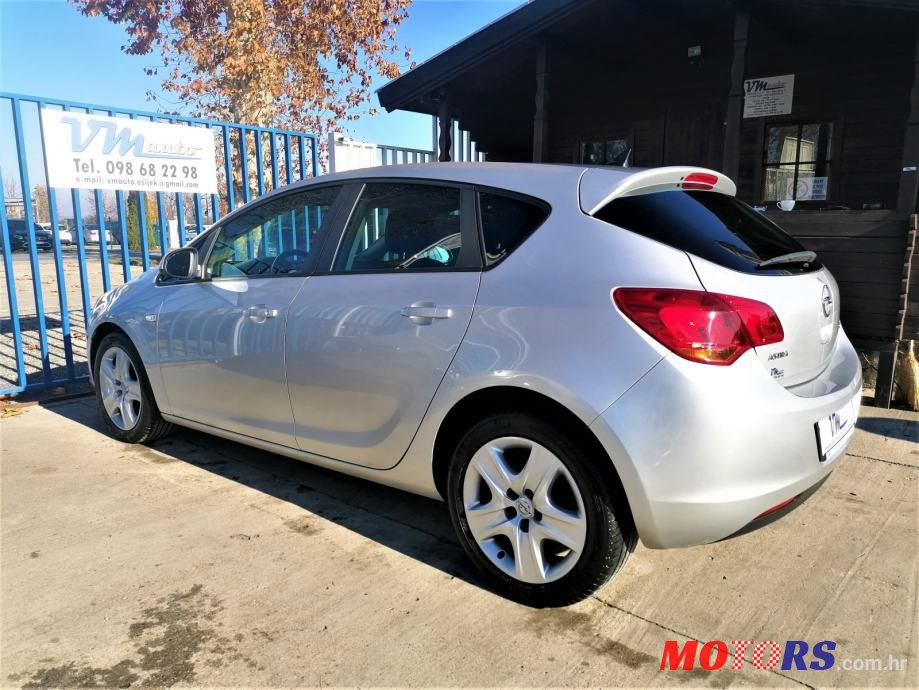 2011' Opel Astra 1,7 Cdti photo #5