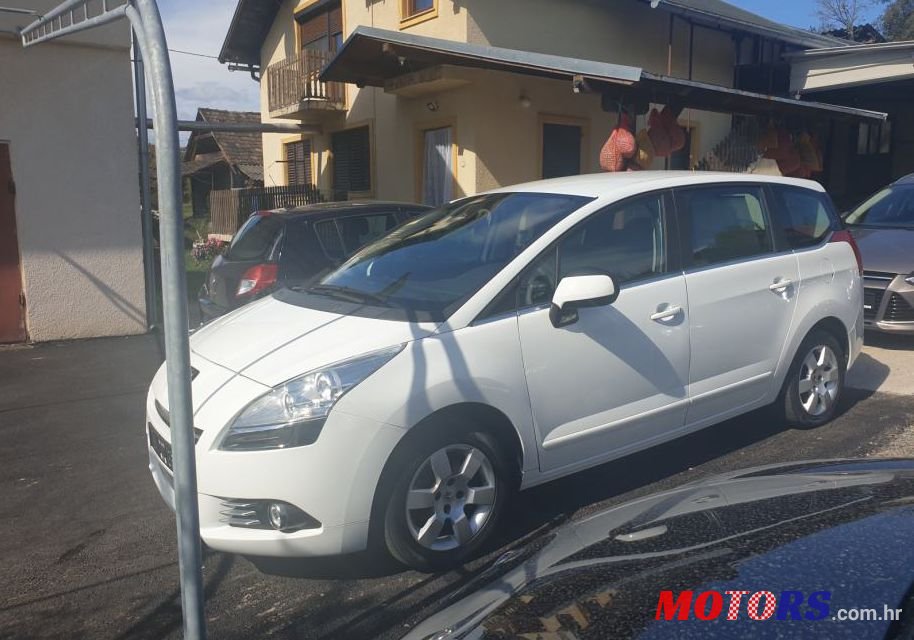 2013' Peugeot 5008 1,6 Hdi photo #1