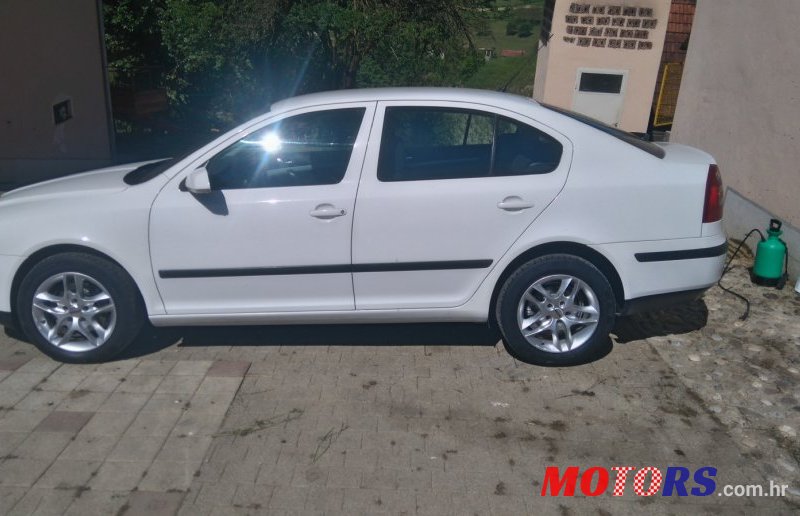 2007' Skoda Octavia photo #2