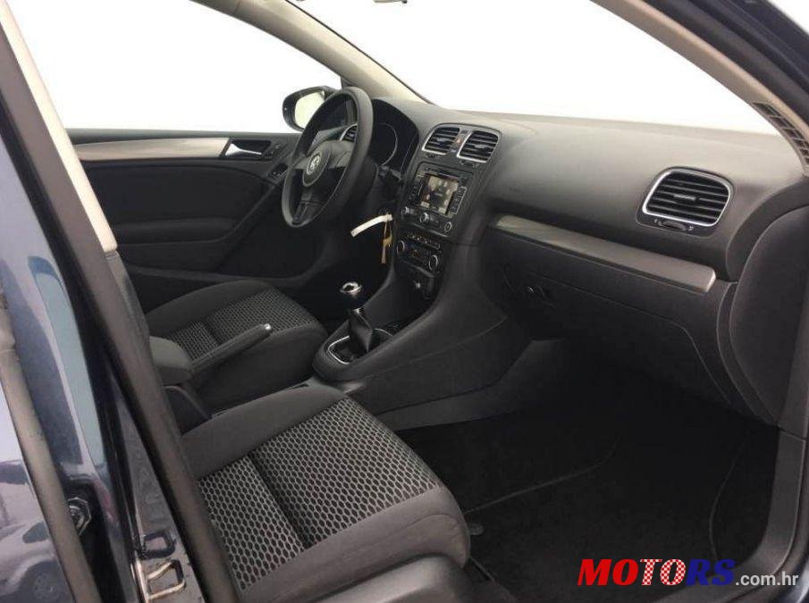 2012' Volkswagen Golf VI 1,6 TDI photo #2