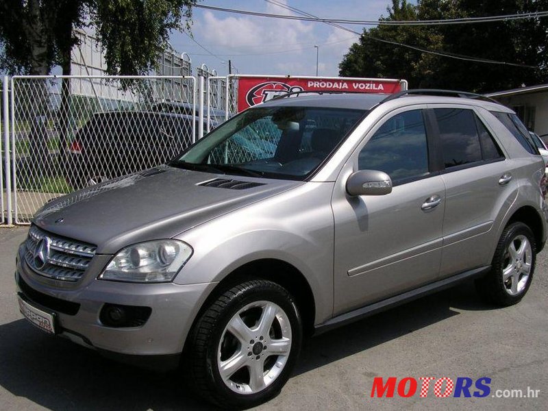 2008' Mercedes-Benz Ml 280Cdi photo #1