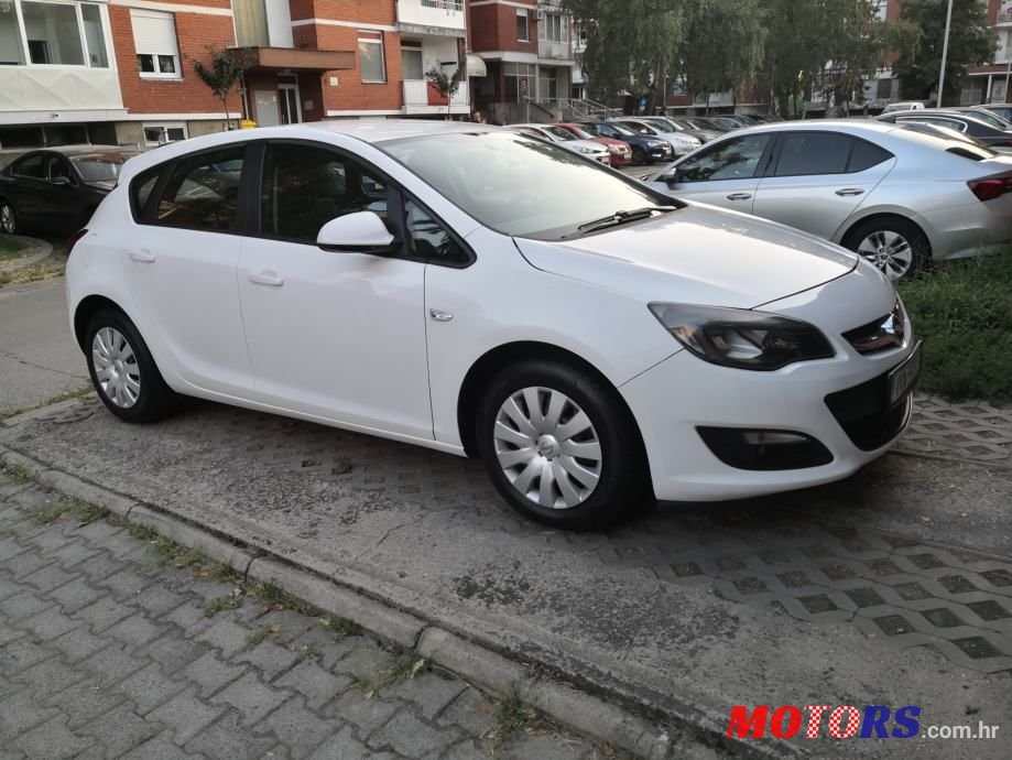 2014' Opel Astra 1.4 Turbo photo #1