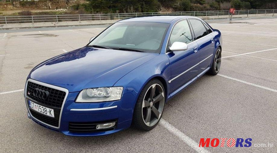 2008' Audi S8 5,2 photo #1