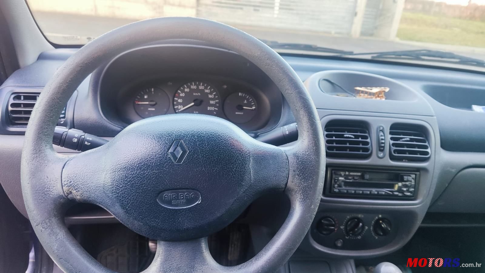 2001' Renault Clio 1,2 photo #4