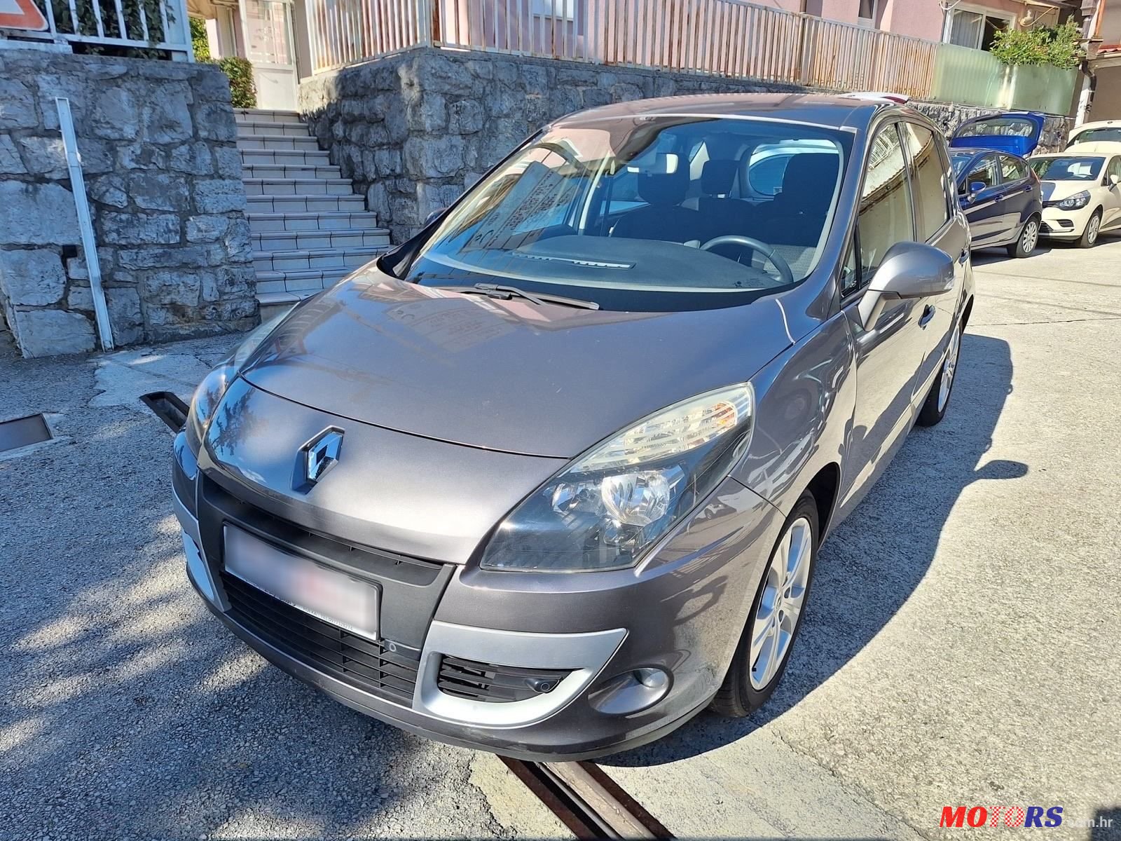 2010' Renault Scenic 1,5 Dci photo #1
