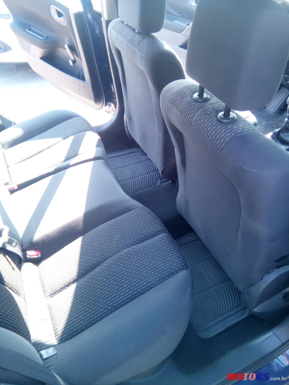 2004' Renault Megane photo #4