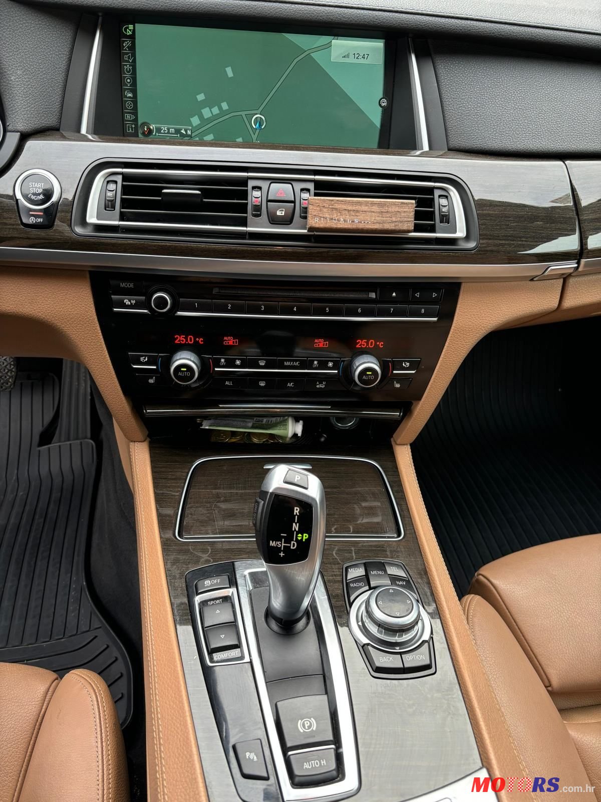 2013' BMW Serija 7 740D photo #5