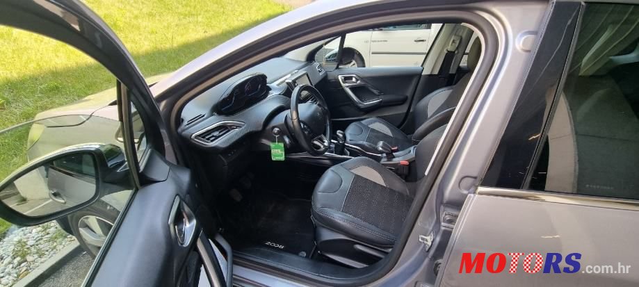 2014' Peugeot 2008 1,6 E-Hdi photo #6