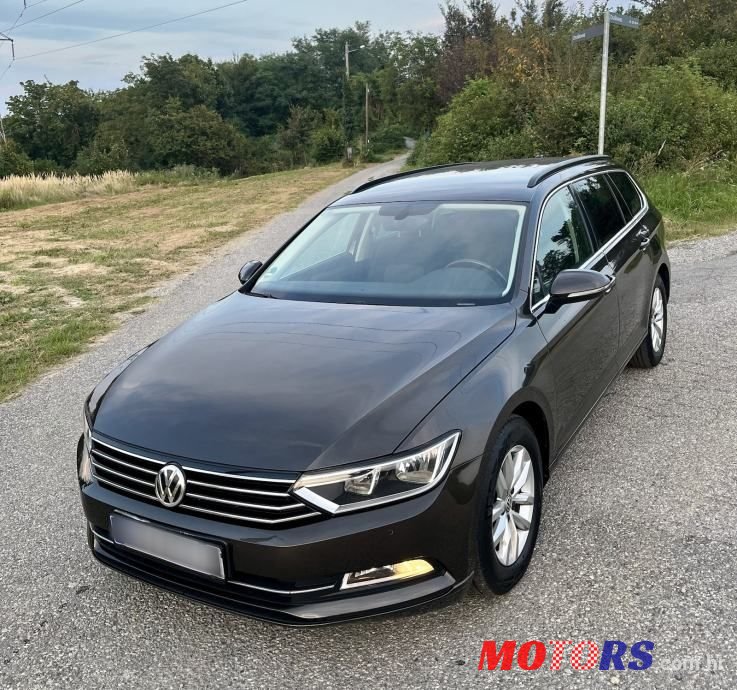2017' Volkswagen Passat Variant photo #1