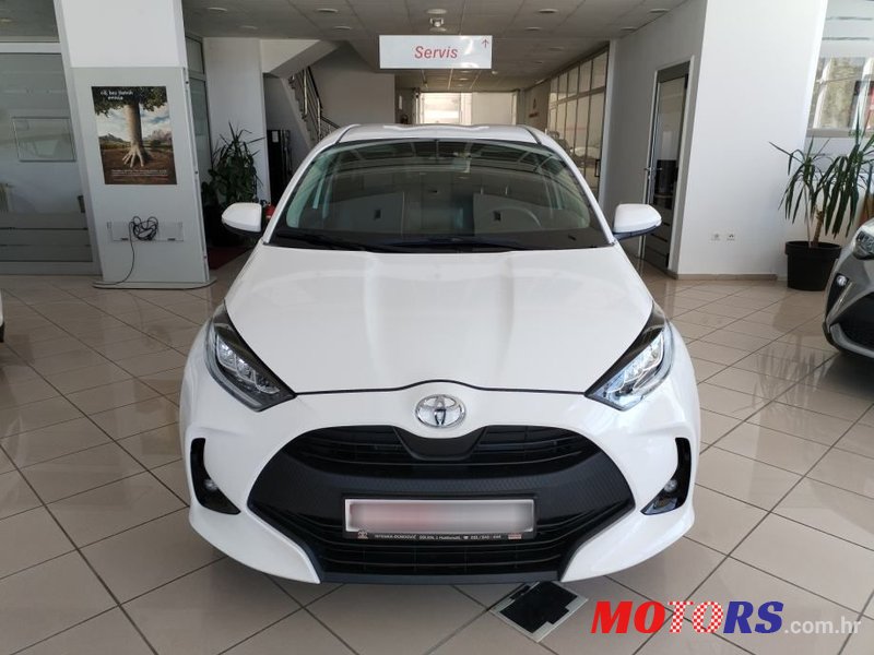 2022' Toyota Yaris 1,5 photo #2