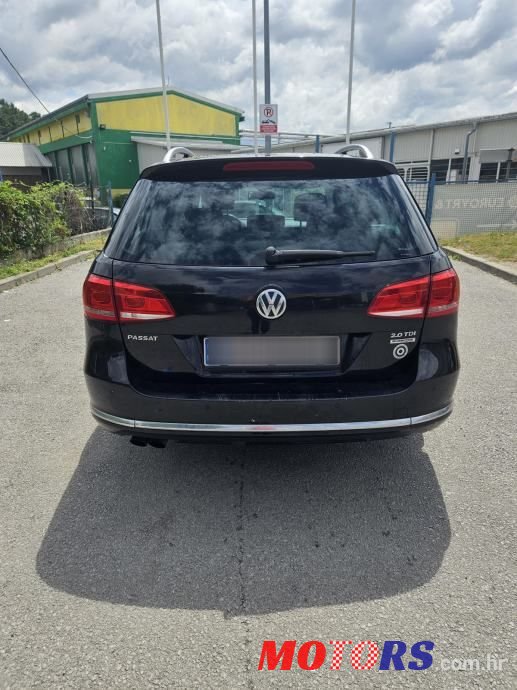 2011' Volkswagen Passat Variant photo #4