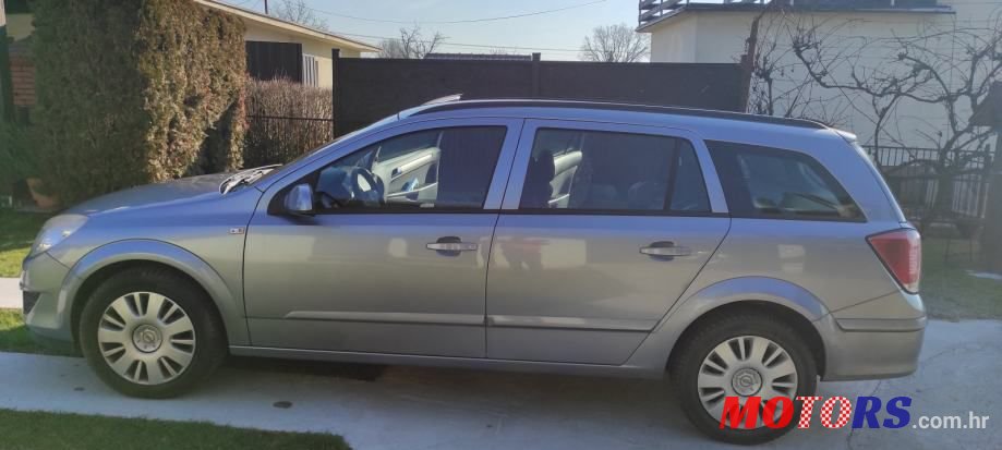 2008' Opel Astra 1,6 photo #1