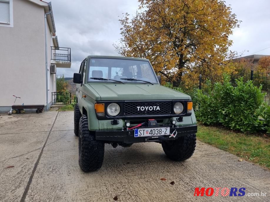 1989' Toyota Land Cruiser Lj 70 photo #3