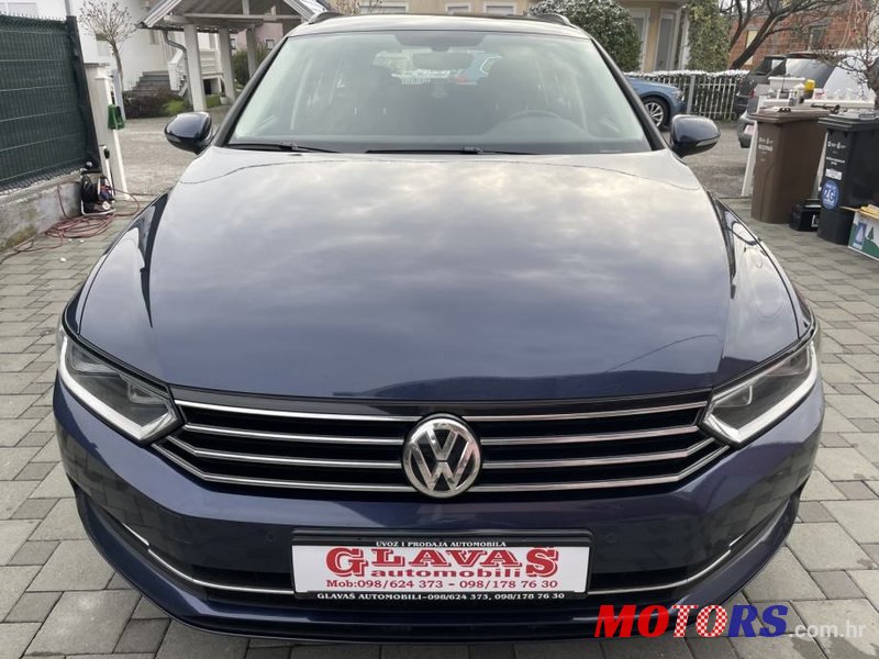 2016' Volkswagen Passat Variant photo #2